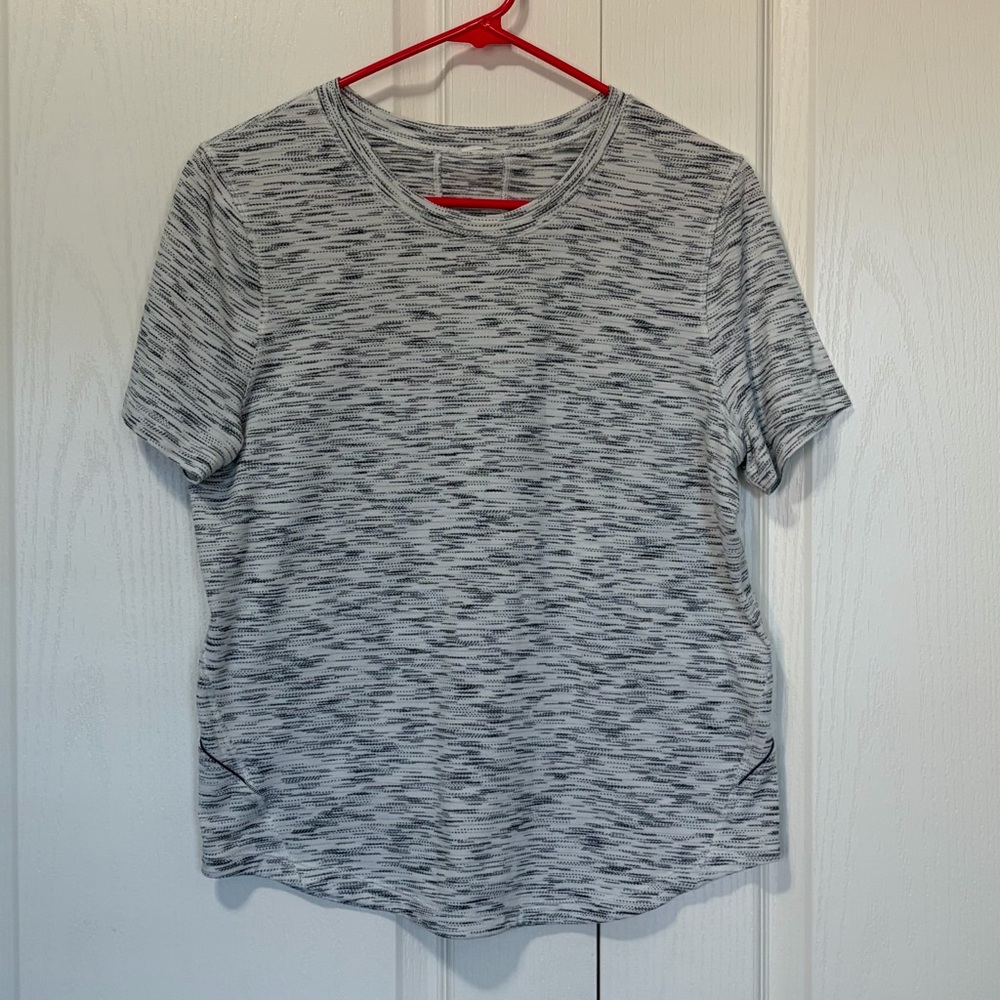 Lululemon Black White Space Dye Stripe Top Athletic Size 6